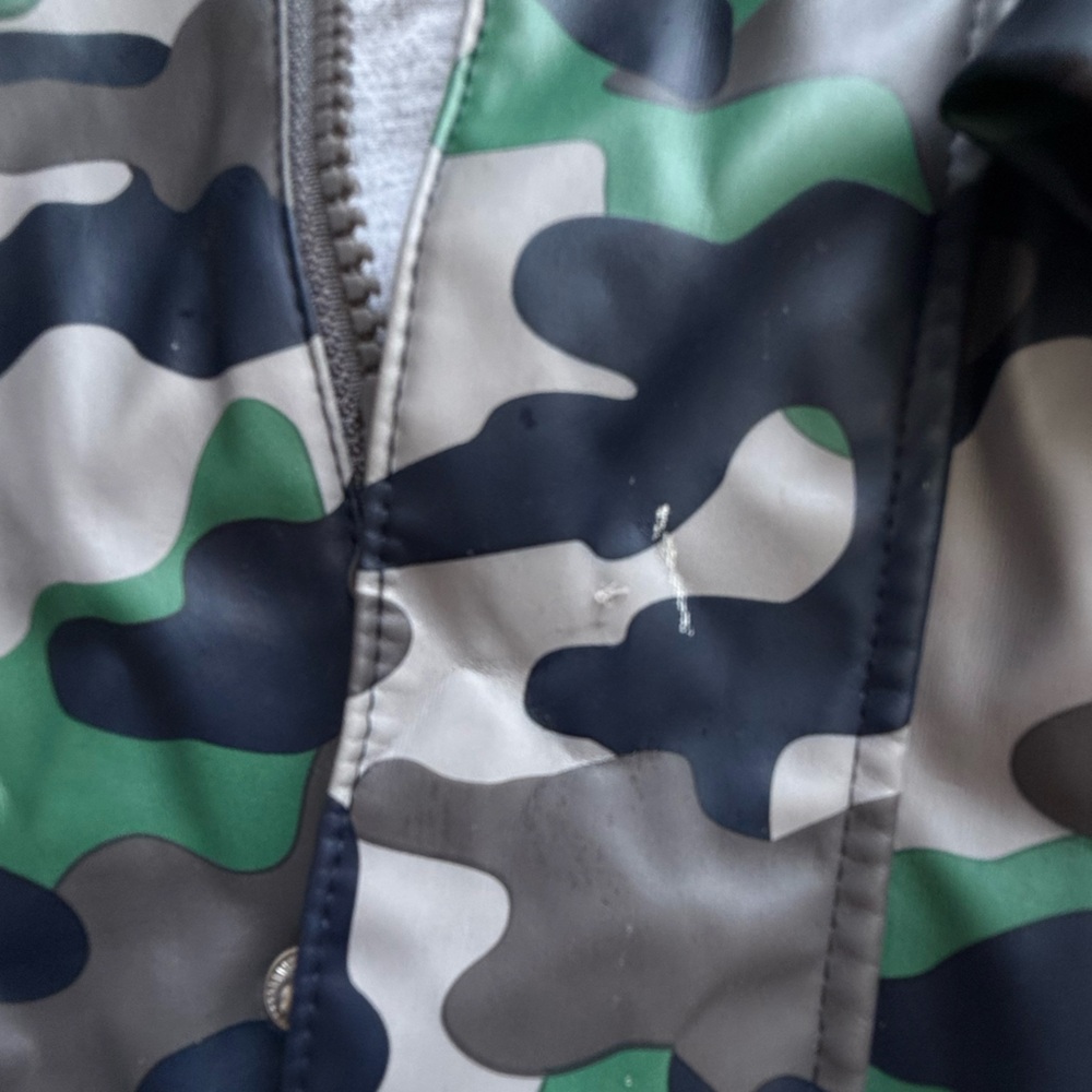 Spotted Zebra Boys S(6/7) Camouflage Hooded Raincoat Jacket - Picture 6 of 12